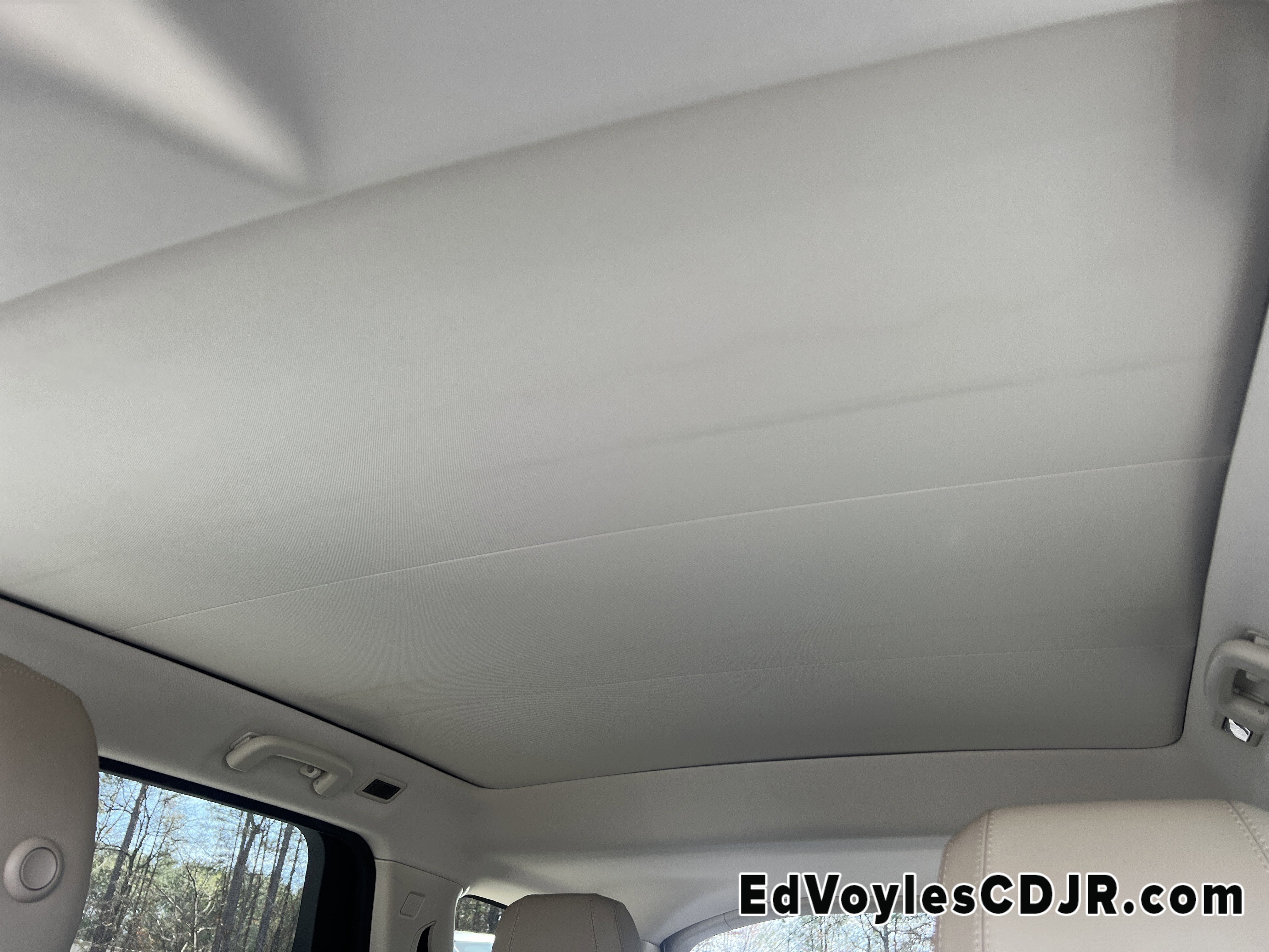 Used 2018 Land Rover Discovery Sport HSE image 40