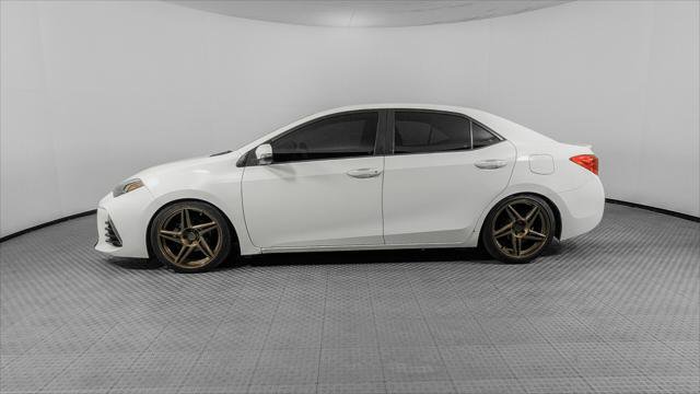 Used 2018 Toyota Corolla SE FWD image 3