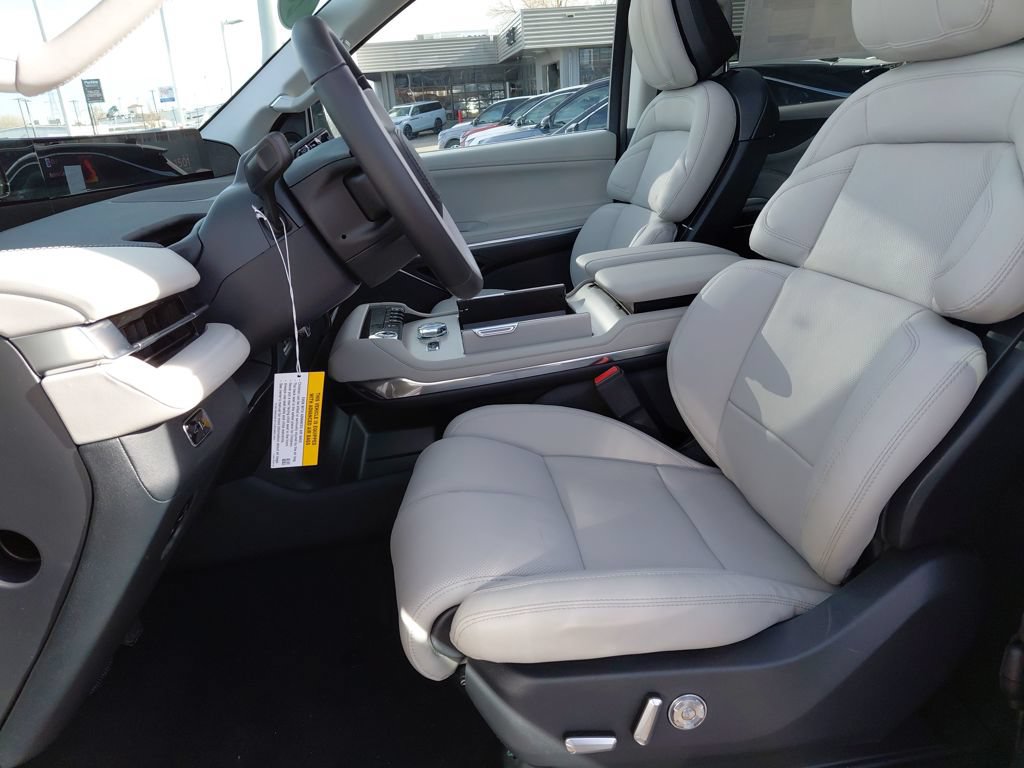 New 2026 Lincoln Navigator L Reserve AWD/4WD image 11