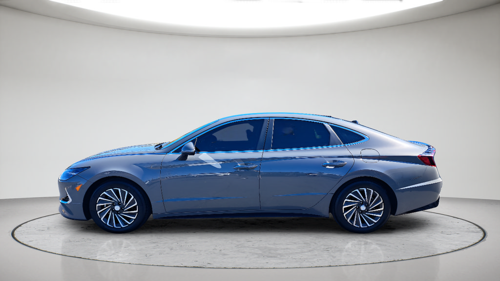 Used 2022 Hyundai Sonata Limited w/ Cargo Package FWD image 2