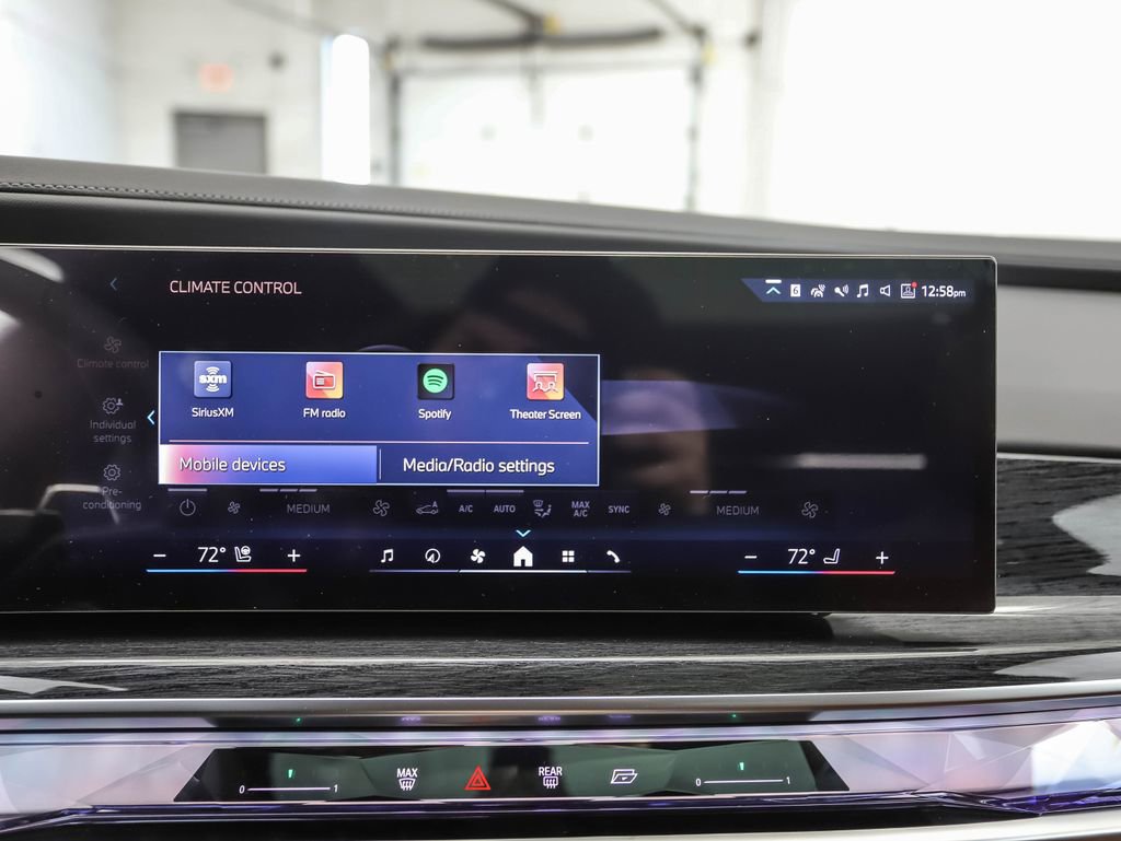 New 2026 BMW 750e xDrive image 14