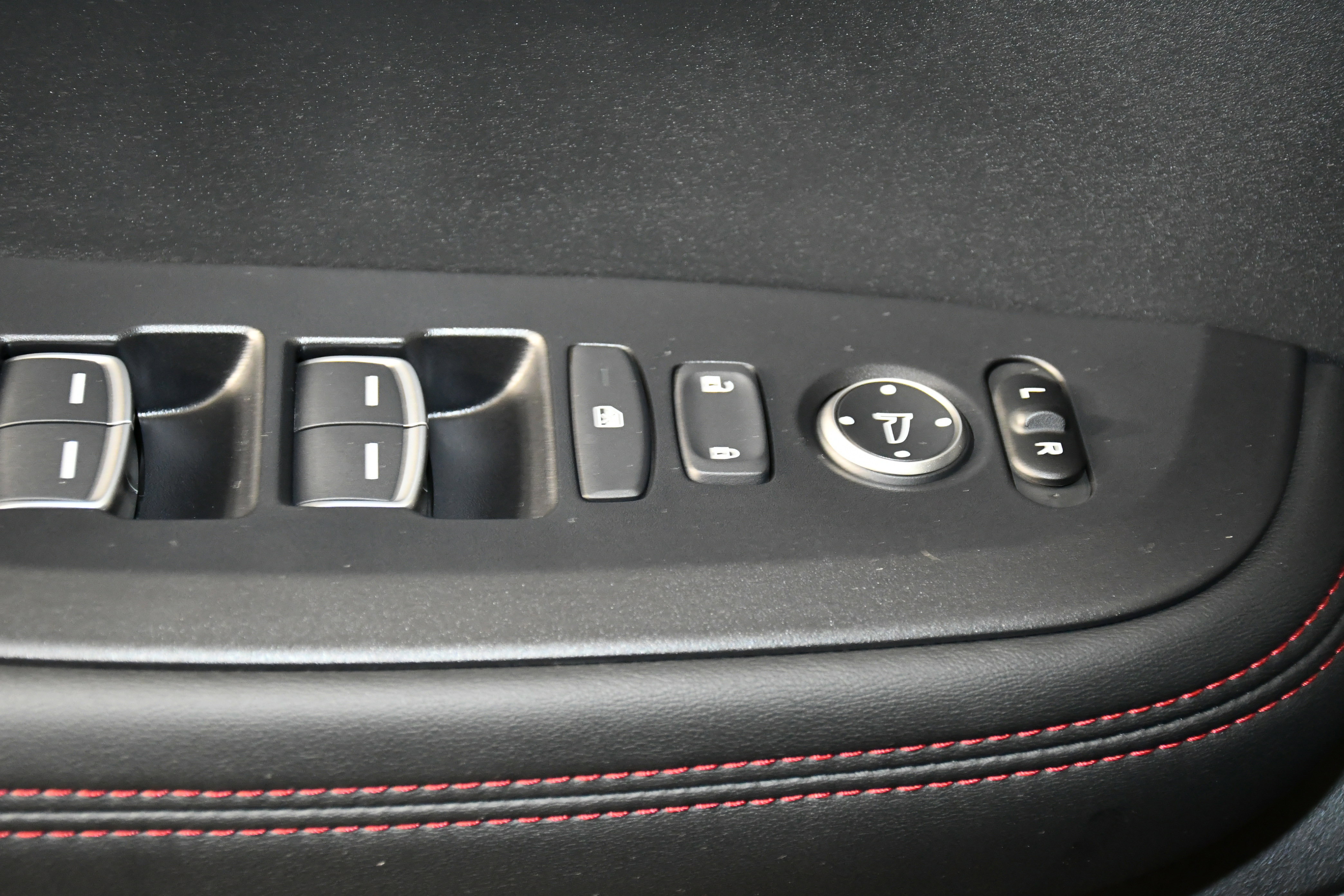 Certified 2025 Acura ADX A-Spec image 32