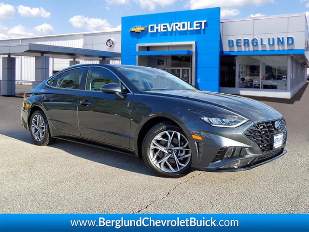 Used 2022 Hyundai Sonata SEL image 1