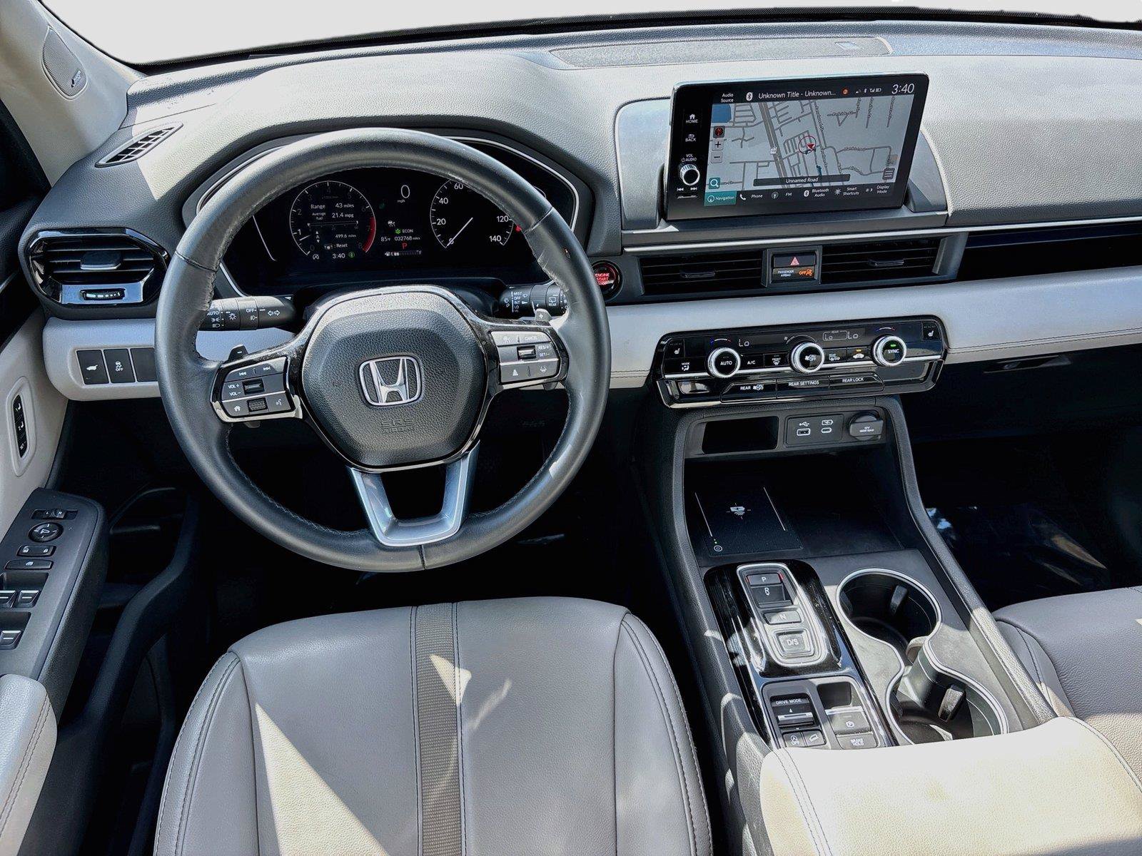 Used 2024 Honda Pilot Touring image 23