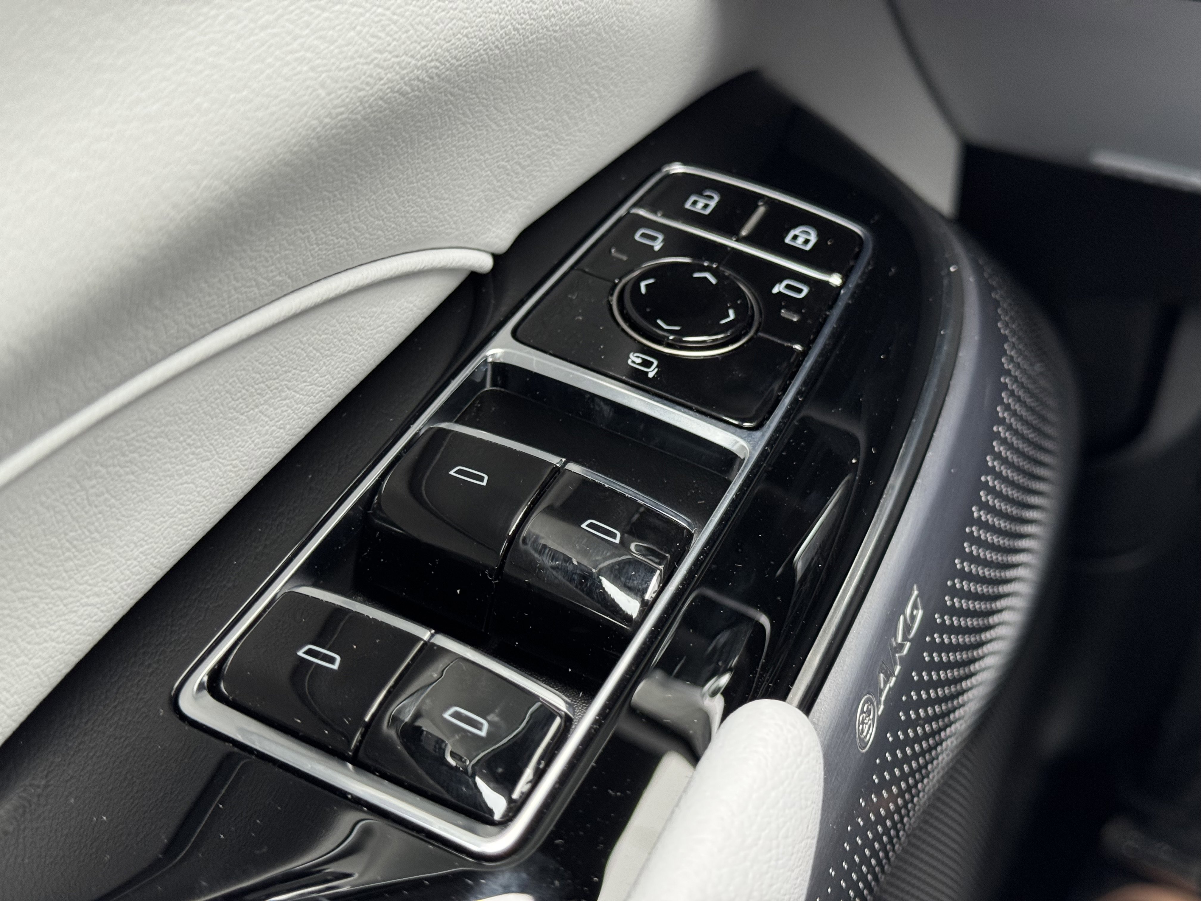 New 2025 Cadillac Lyriq Sport image 31