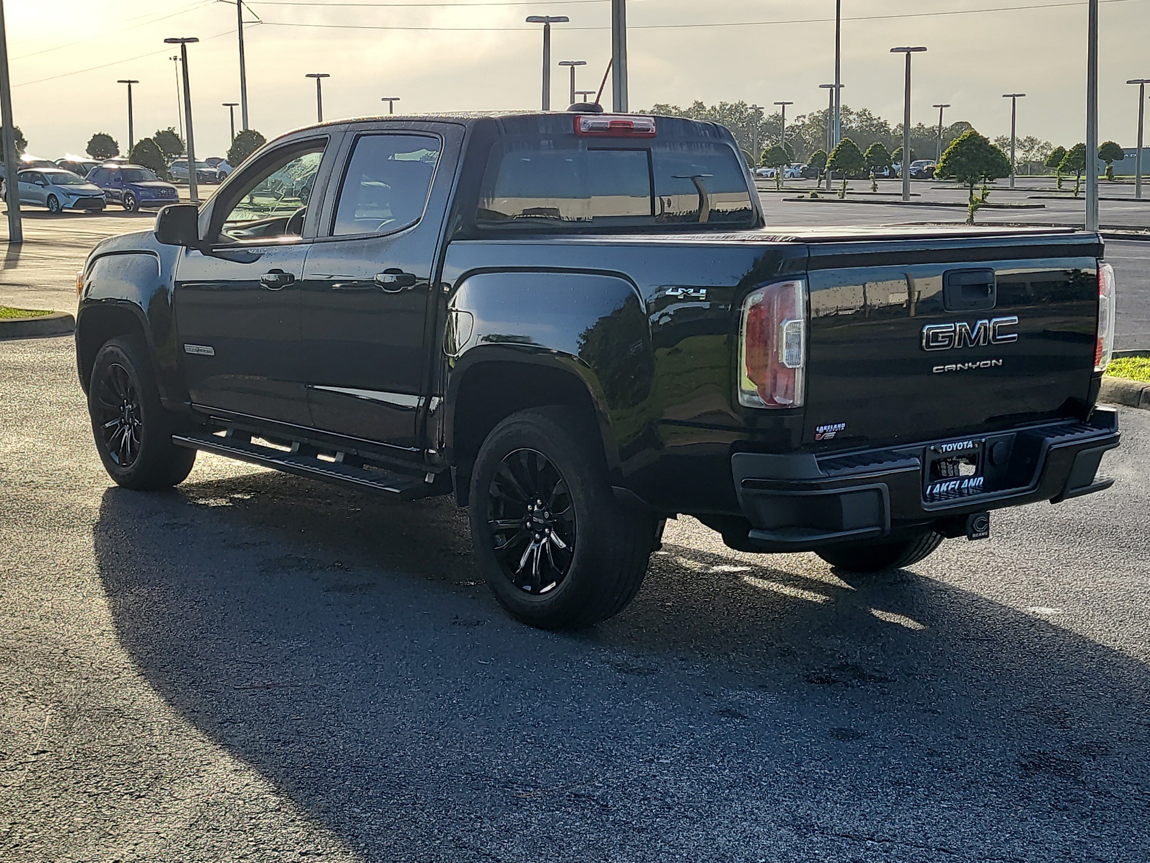 Used 2022 GMC Canyon Elevation w/ Elevation Premium Package AWD/4WD image 5
