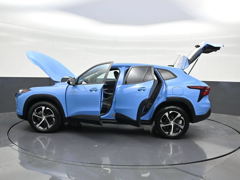 Used 2024 Chevrolet Trax RS FWD image 30