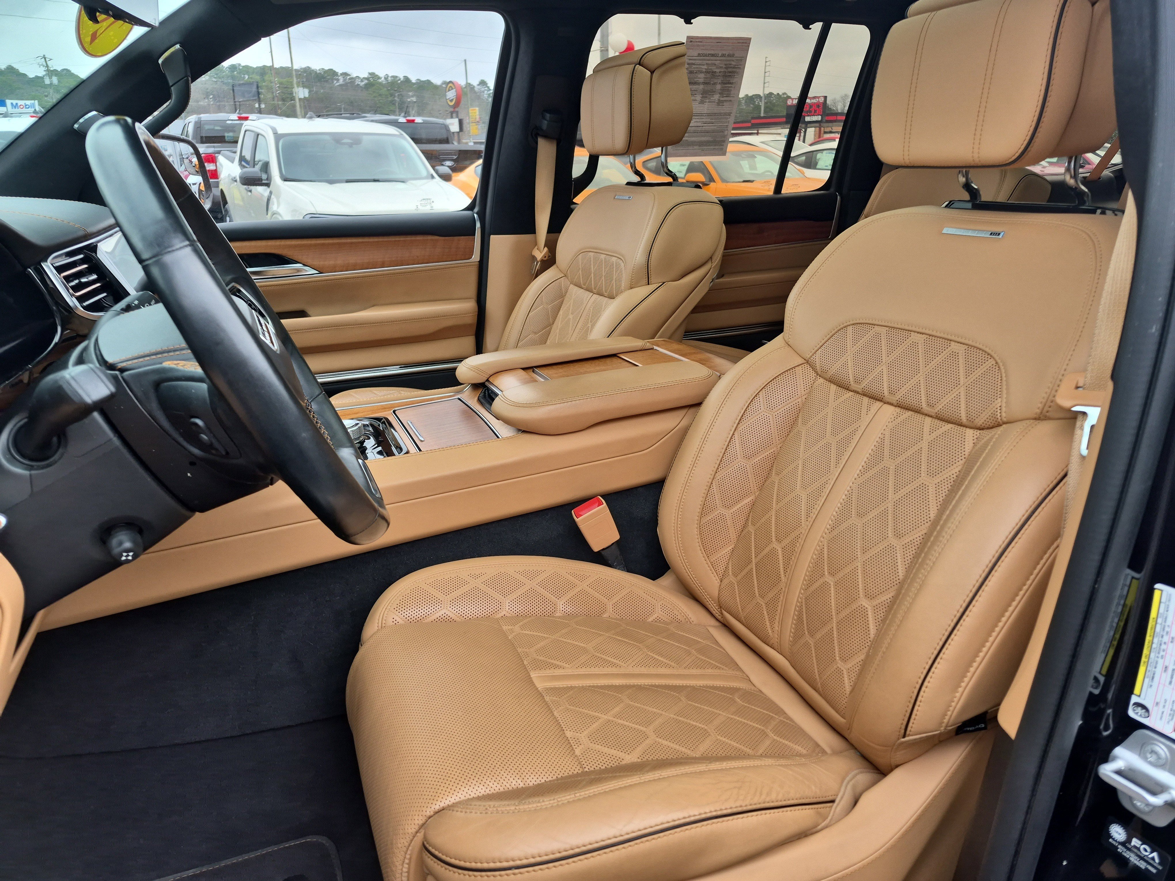 Used 2023 Jeep Grand Wagoneer L Series III image 11