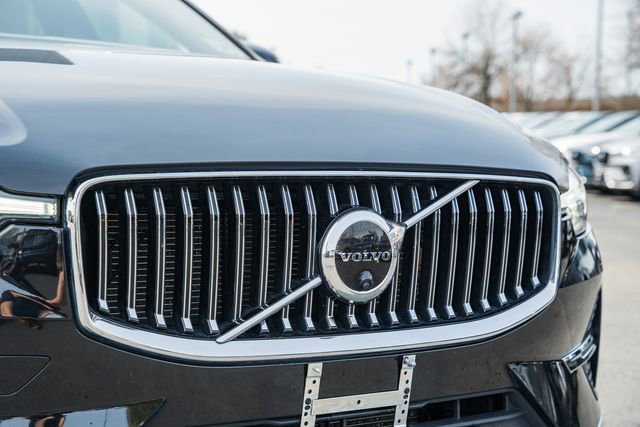 Used 2023 Volvo XC60 B5 Ultimate w/ Climate Package image 12