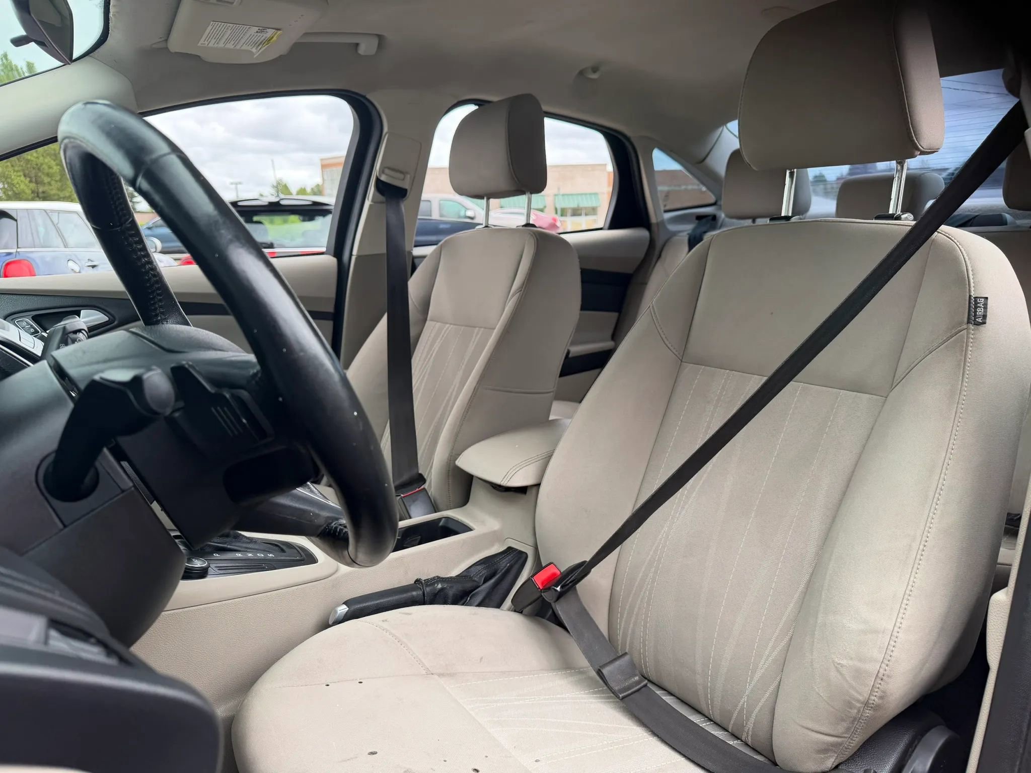 Used 2015 Ford Focus SE FWD image 12