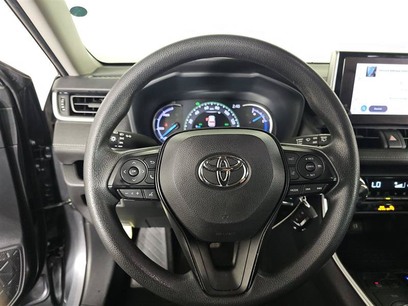 Used 2025 Toyota RAV4 LE AWD/4WD image 7