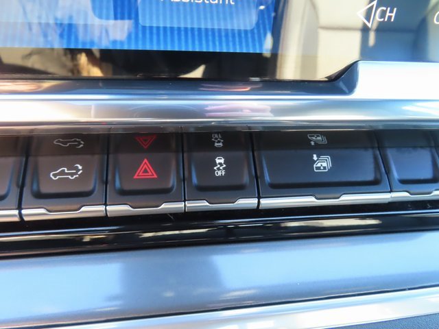 Certified 2025 Chevrolet Silverado 1500 High Country w/ Technology Package image 33