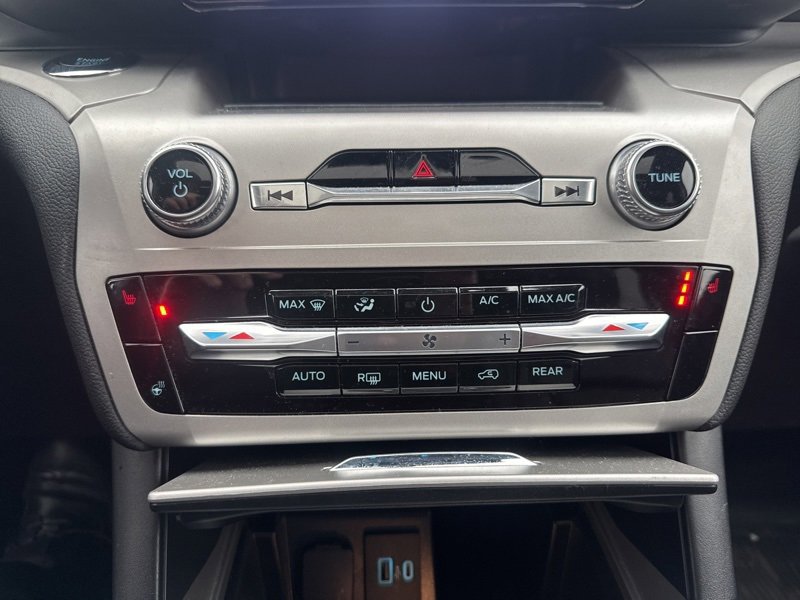 Used 2022 Ford Explorer XLT w/ Equipment Group 202A image 20