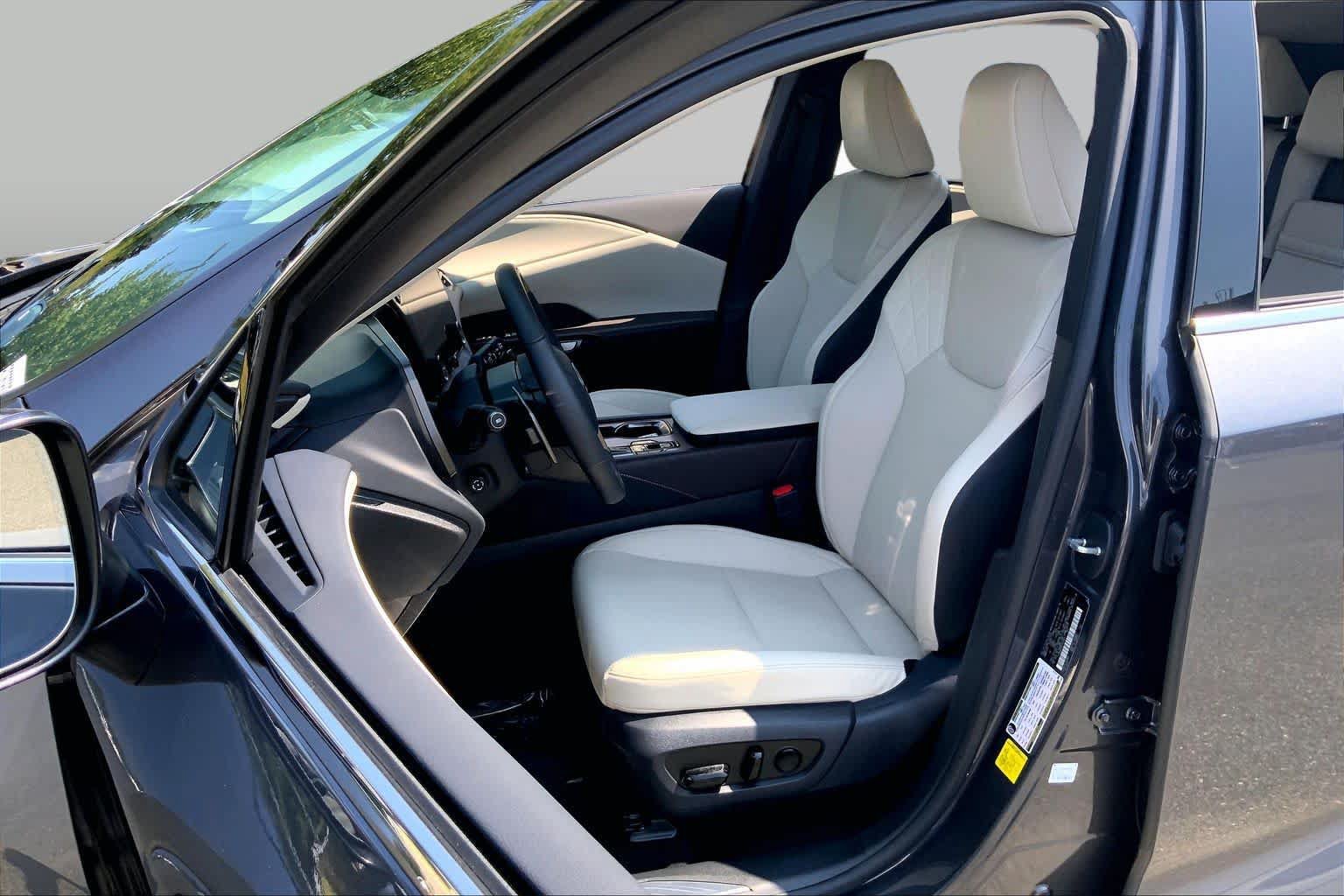 Used 2024 Lexus RX 350h w/ Convenience Package AWD/4WD image 8