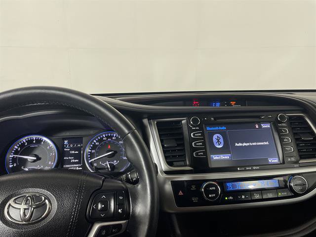 Certified 2017 Toyota Highlander XLE AWD/4WD image 16
