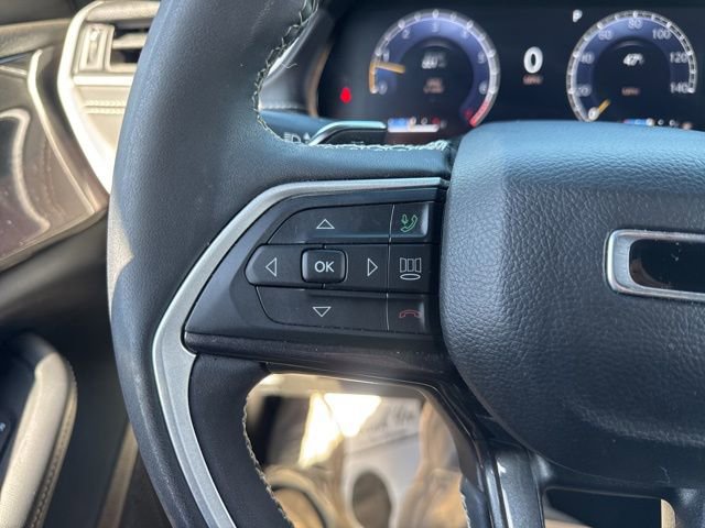 Used 2023 Jeep Grand Cherokee L Laredo image 24