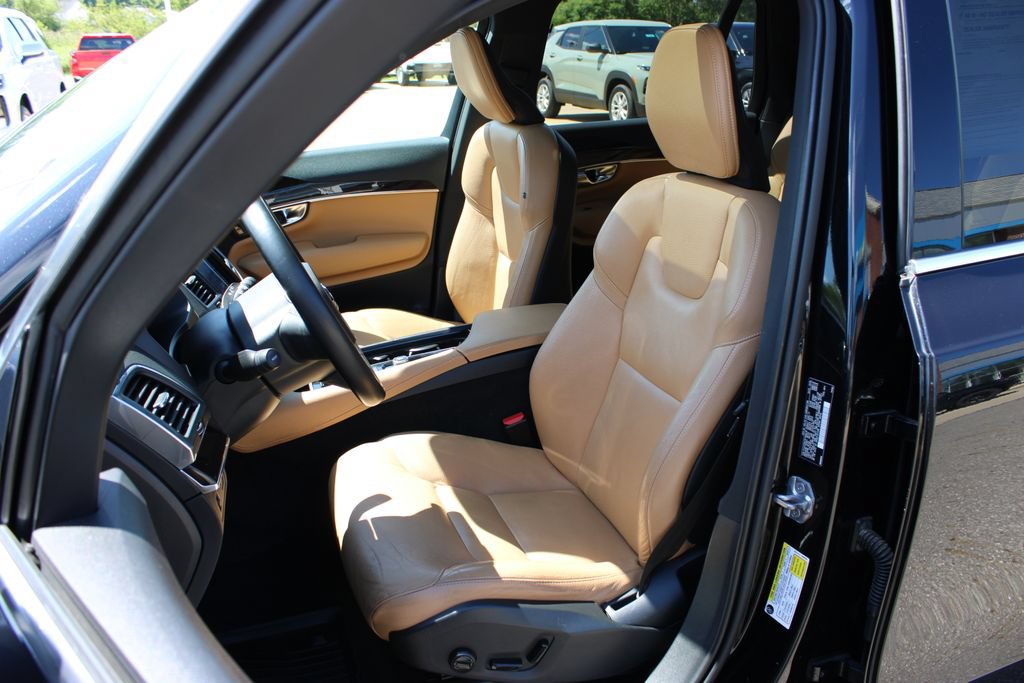 Used 2019 Volvo XC90 T6 Momentum w/ Advanced Package AWD/4WD image 11