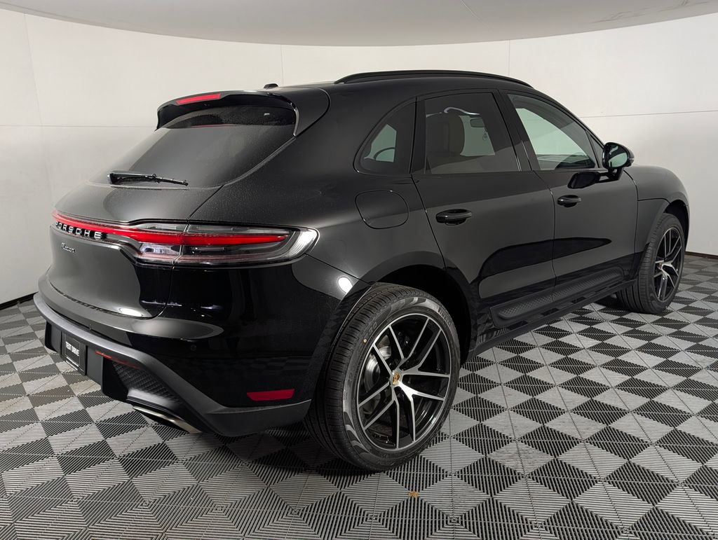 New 2026 Porsche Macan image 7