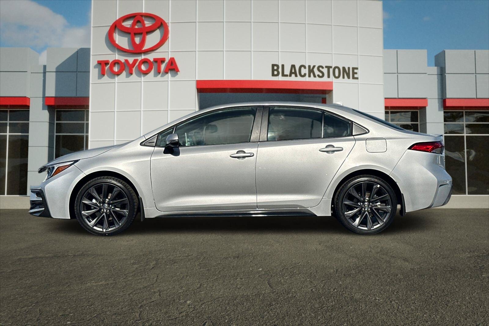 Certified 2026 Toyota Corolla SE w/ SE Package FWD image 6