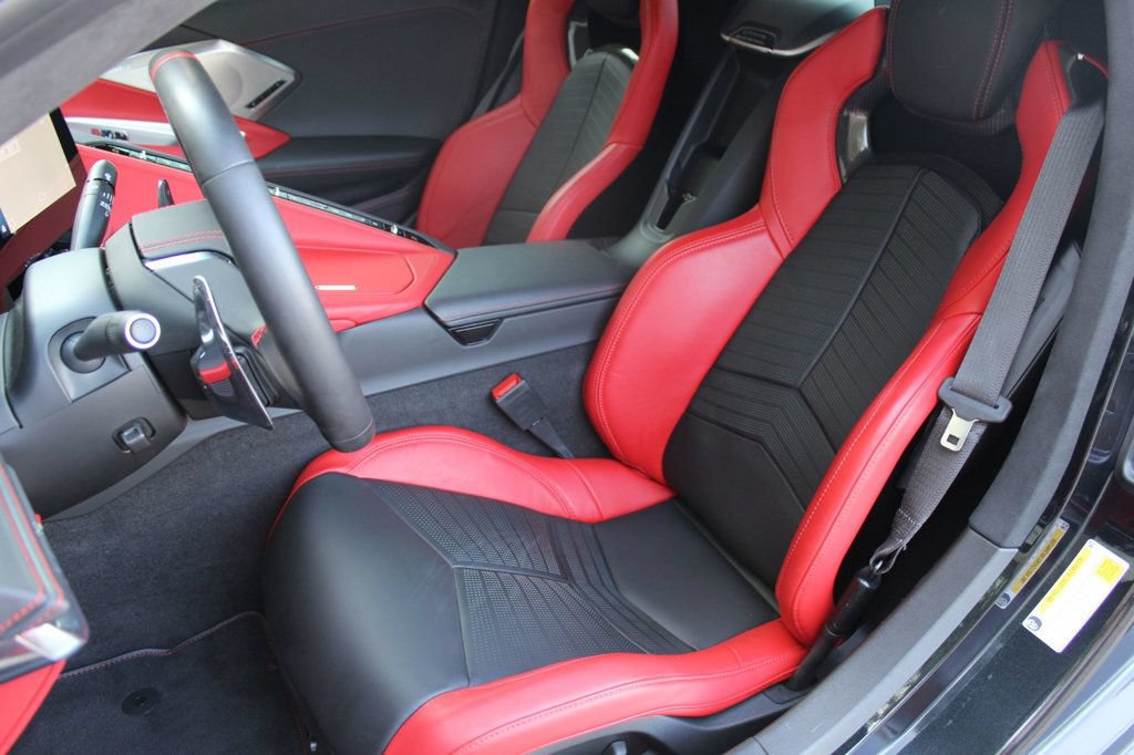 Used 2024 Chevrolet Corvette Stingray Premium Conv w/ Z51 Performance Package RWD image 22