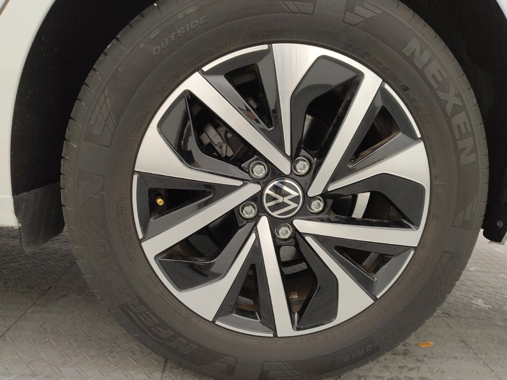 Used 2025 Volkswagen Jetta S image 31