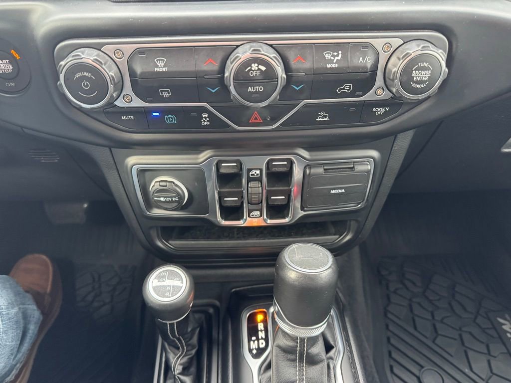 Used 2023 Jeep Wrangler Unlimited Sahara image 12