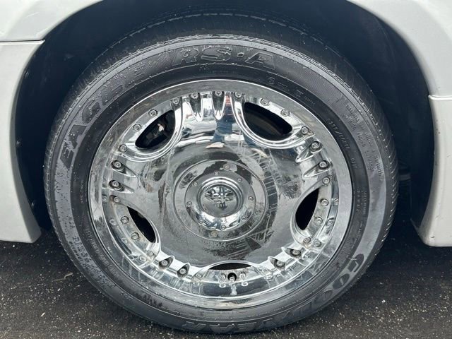 Used 2005 Pontiac Bonneville GXP image 16