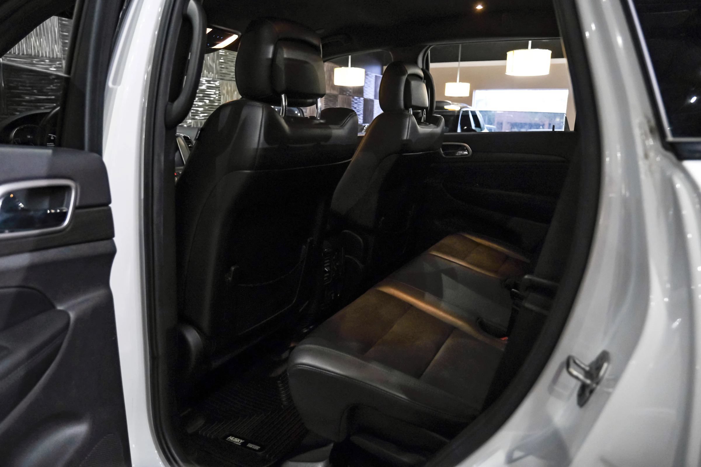 Used 2018 Jeep Grand Cherokee Altitude AWD/4WD image 35