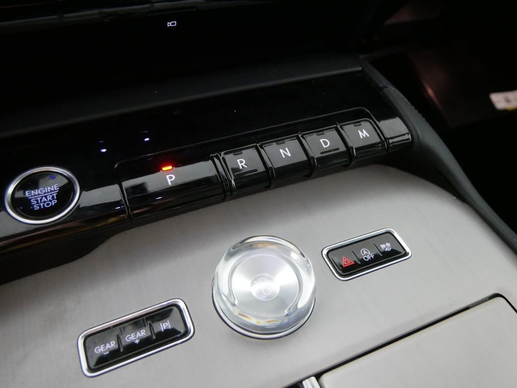 Used 2025 Lincoln Navigator Reserve image 31