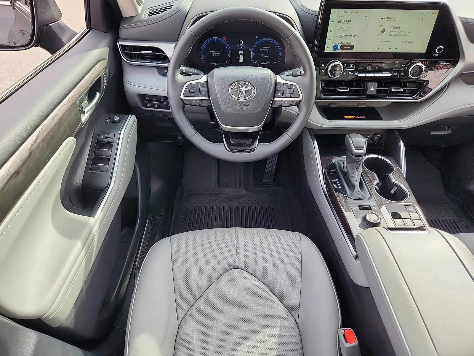 Used 2026 Toyota Highlander Platinum AWD/4WD image 11