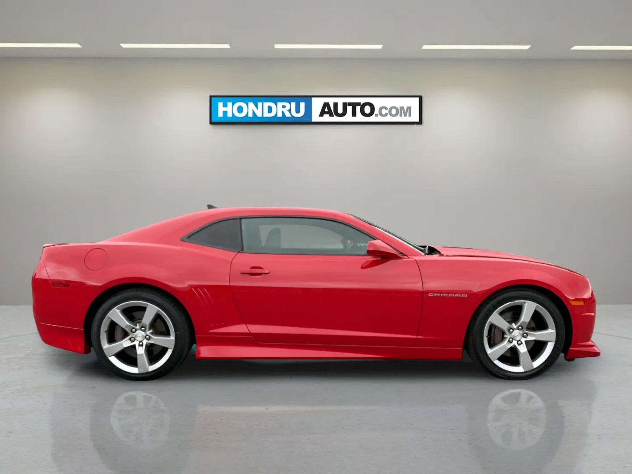 Used 2012 Chevrolet Camaro SS RWD image 6