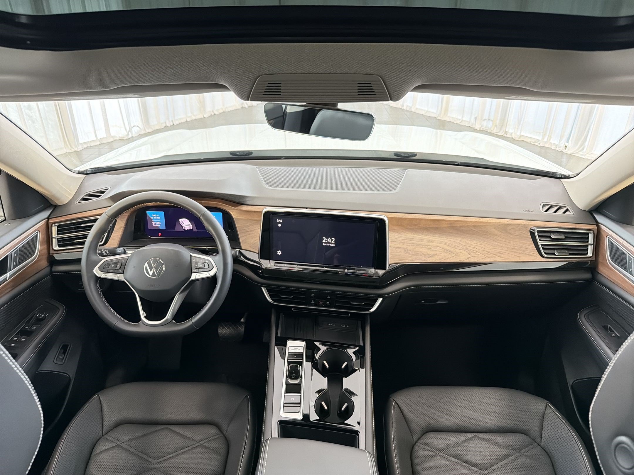 New 2026 Volkswagen Atlas SE FWD image 17