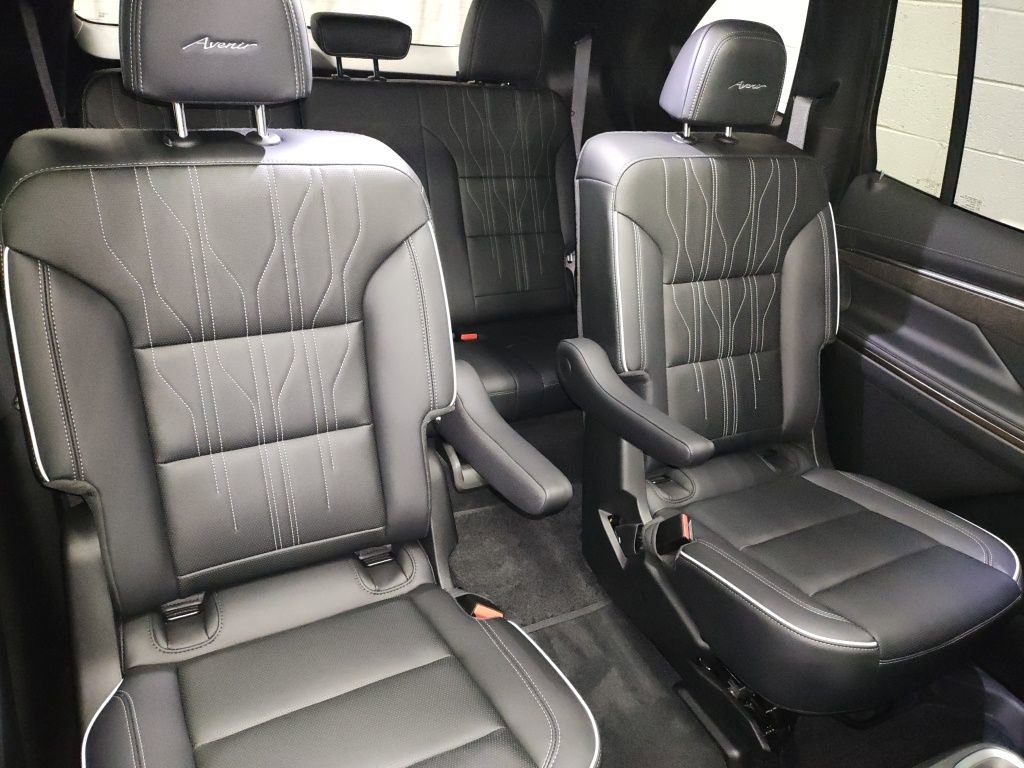 Certified 2025 Buick Enclave Avenir w/ Trailering Package, 5000 lbs. image 11