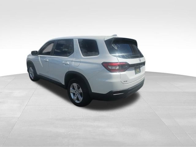 Used 2023 Honda Pilot LX image 6