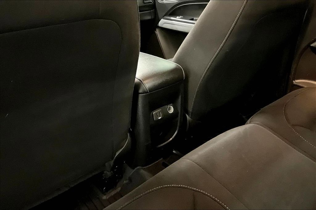 Used 2022 Chevrolet Colorado LT w/ Trail Boss Package AWD/4WD image 11