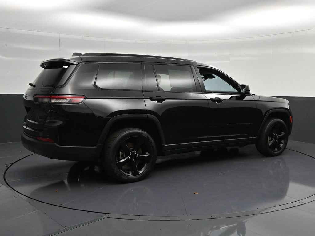 Used 2024 Jeep Grand Cherokee L Limited w/ Black Appearance Package RWD image 3