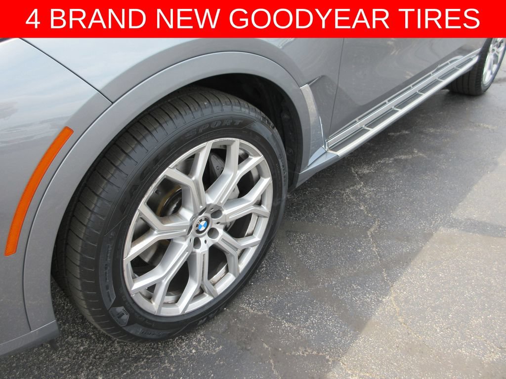 Used 2023 BMW X7 xDrive40i w/ Executive Package AWD/4WD image 3