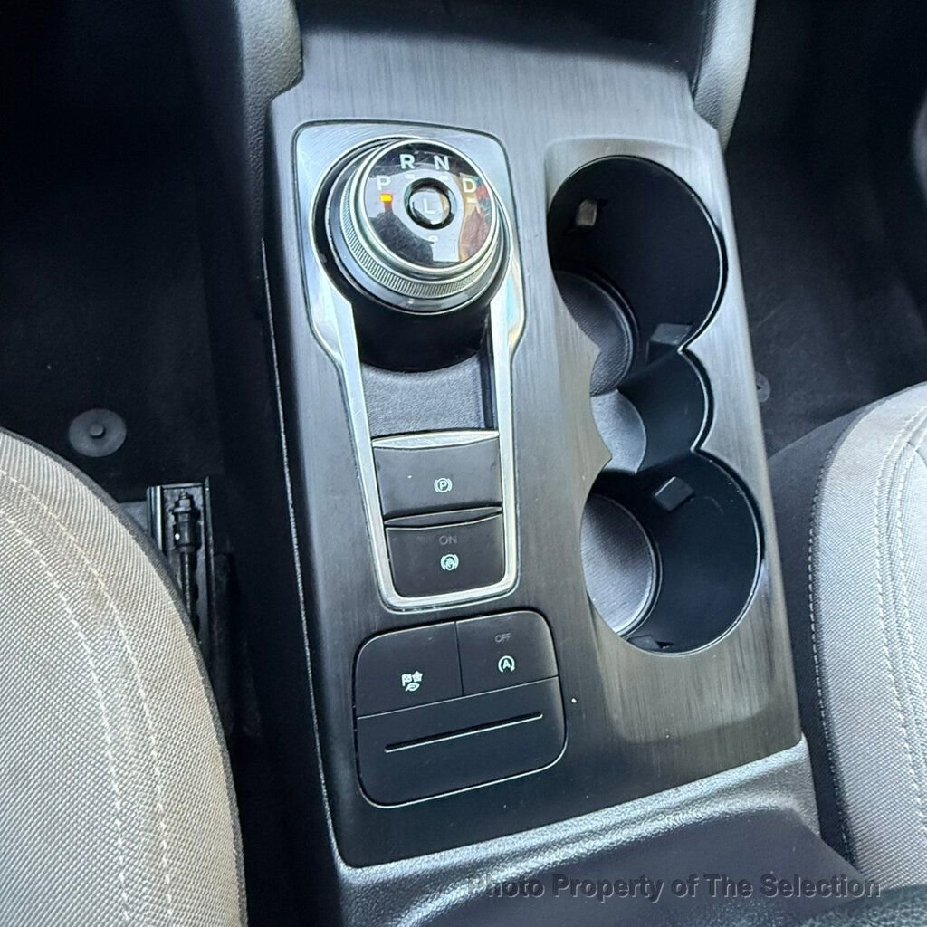 Used 2020 Ford Escape SE image 40