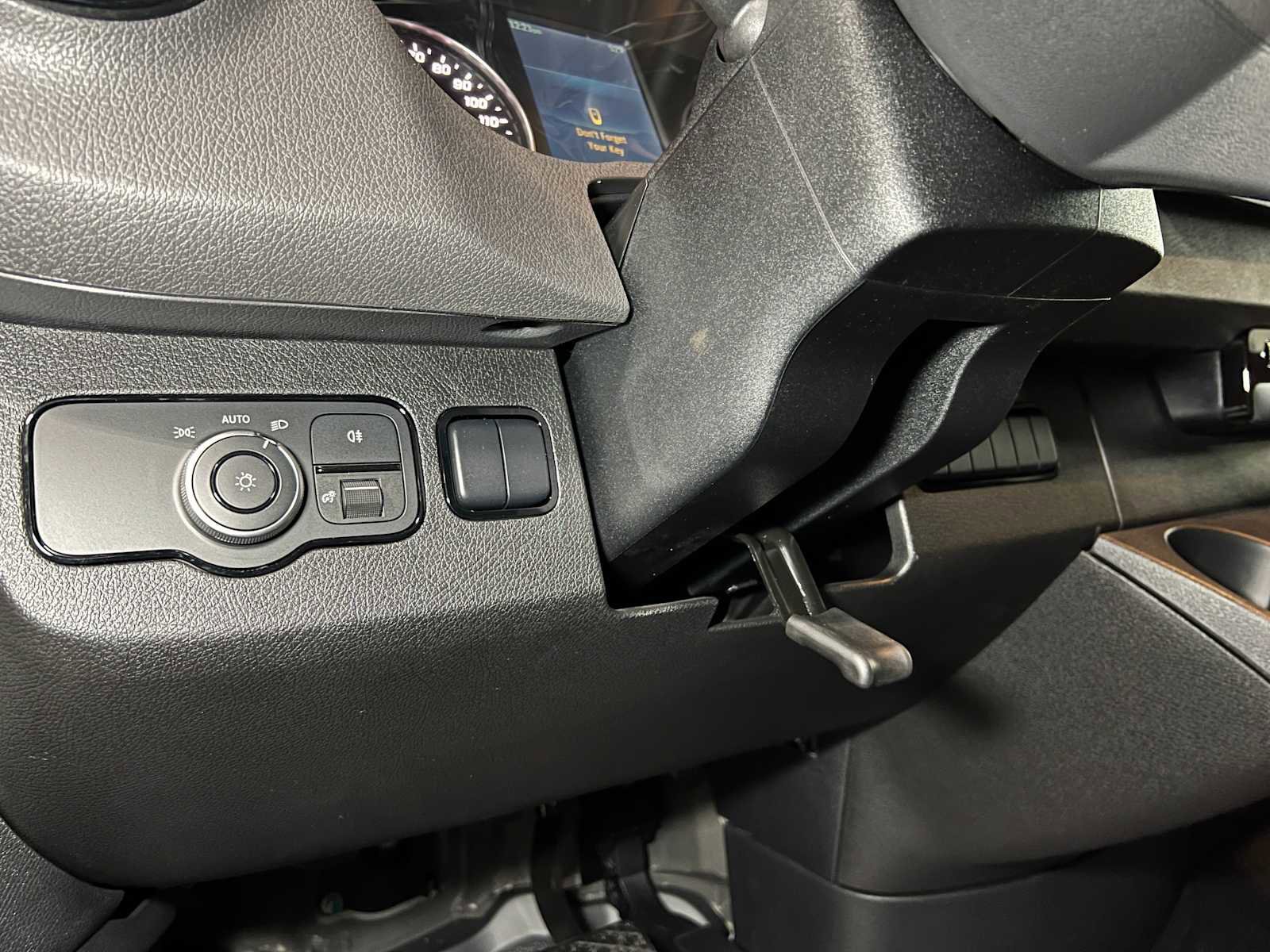 Used 2025 Mercedes-Benz Sprinter 2500 image 24