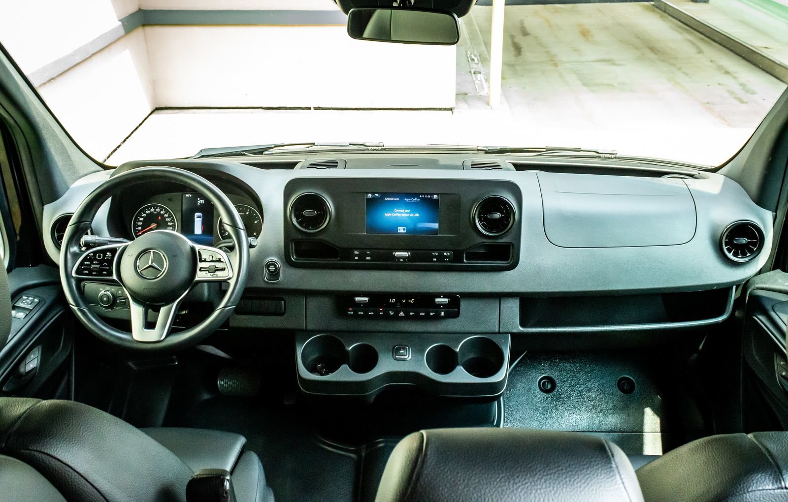 Used 2022 Mercedes-Benz Sprinter 2500 image 16