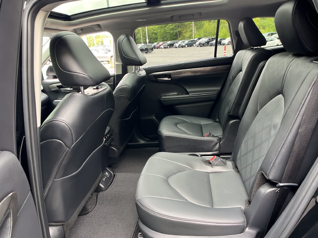 Used 2026 Toyota Highlander Platinum AWD/4WD image 22