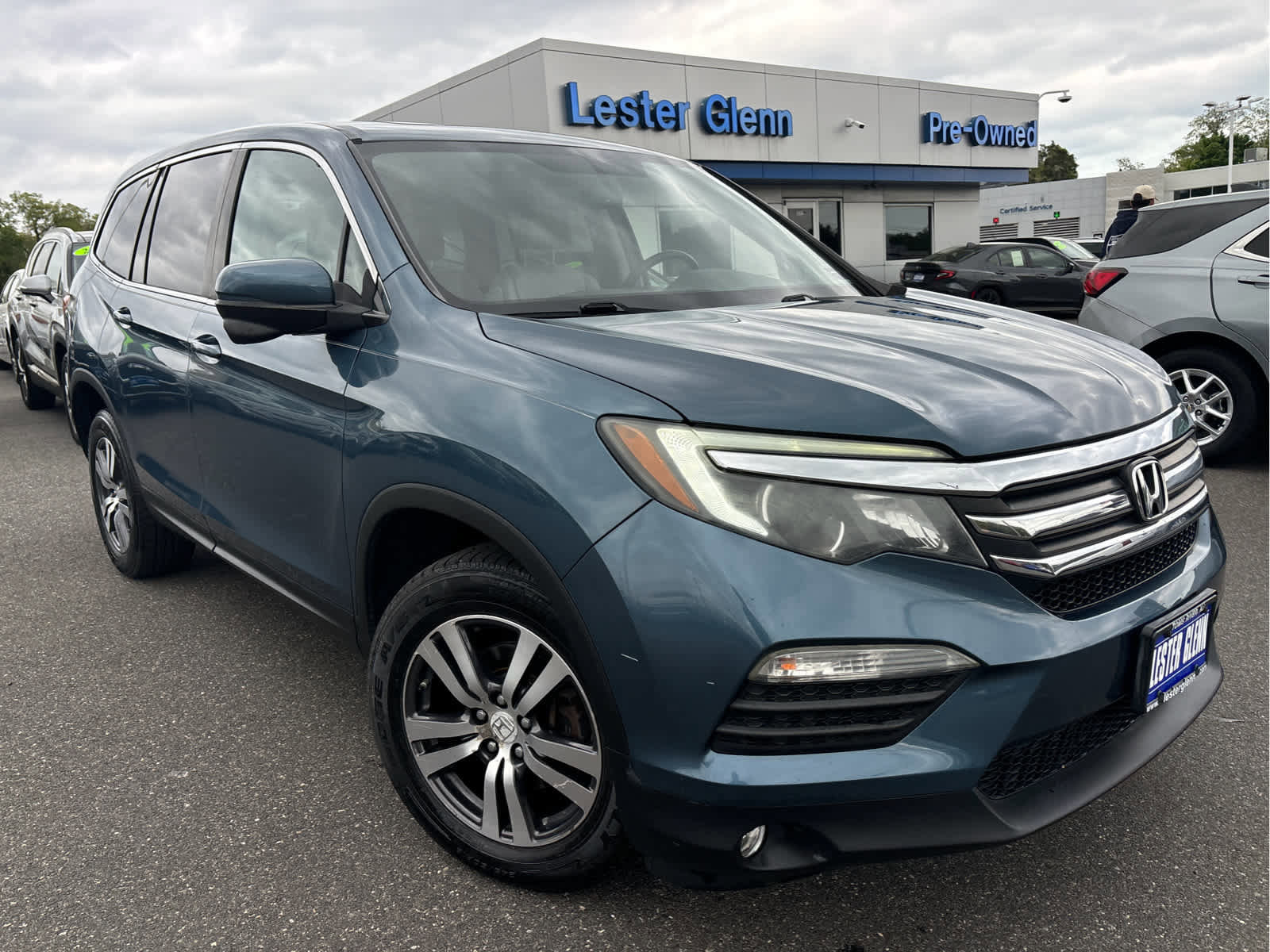 Used 2017 Honda Pilot EX-L image 2