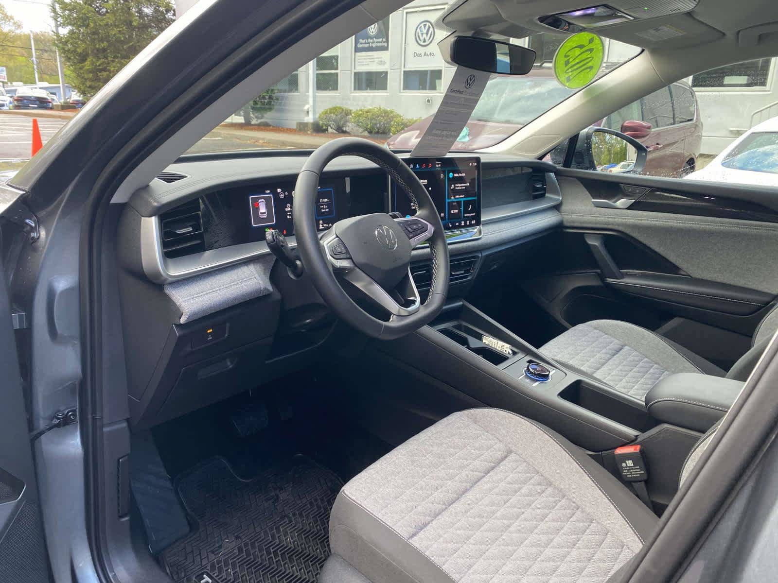 Certified 2025 Volkswagen Tiguan S AWD/4WD image 13