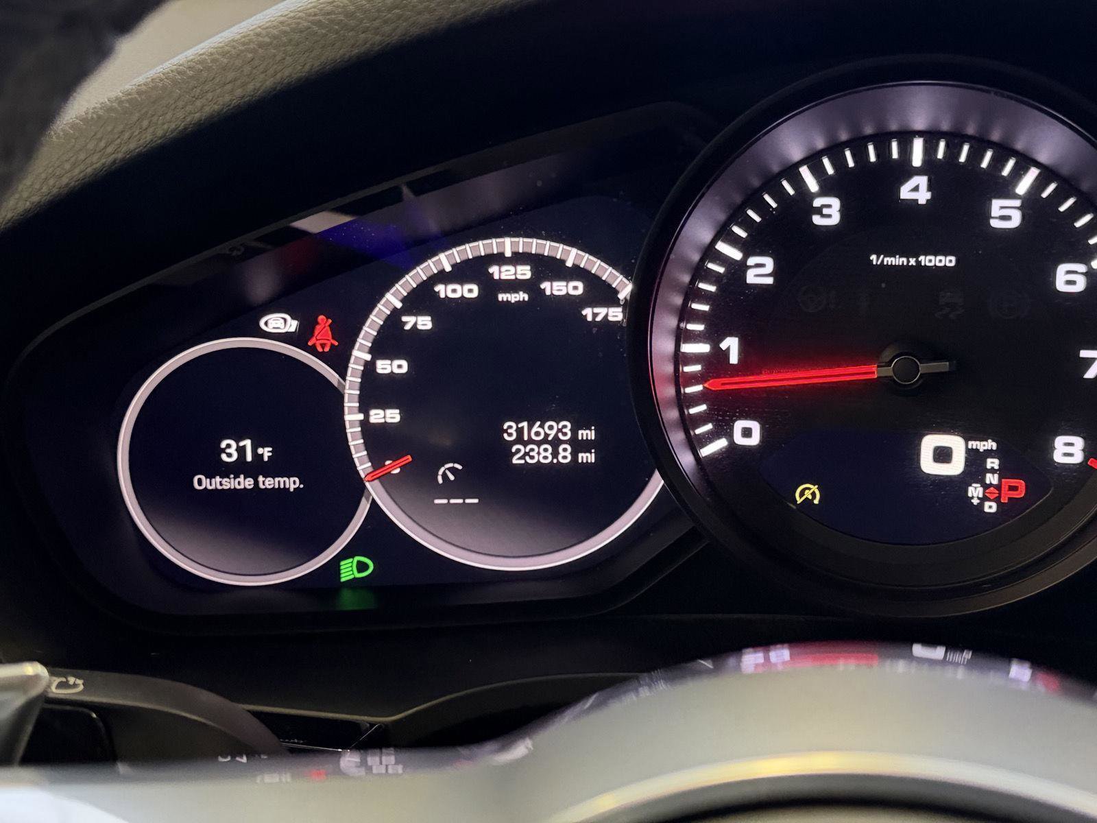 Certified 2023 Porsche Cayenne Platinum Edition image 22