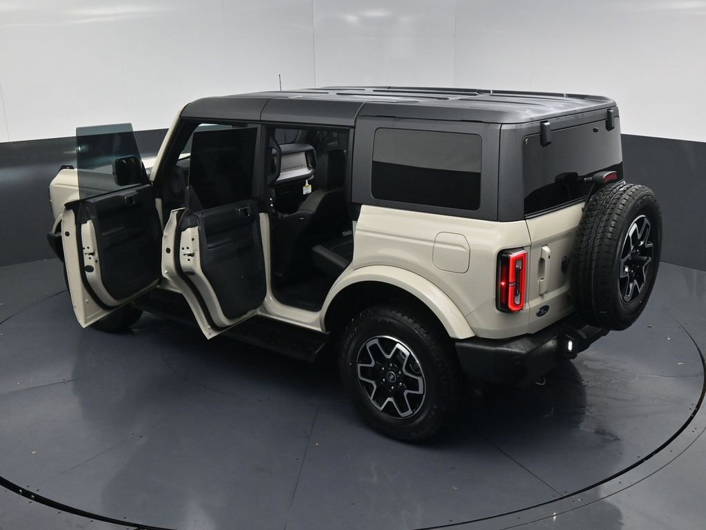 Used 2025 Ford Bronco Outer Banks image 21
