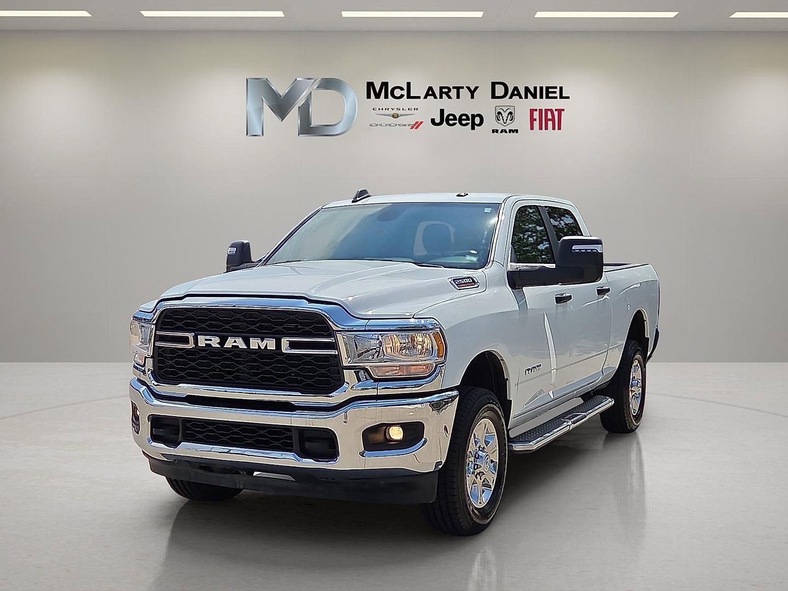 Used 2024 RAM 2500 Big Horn AWD/4WD image 2
