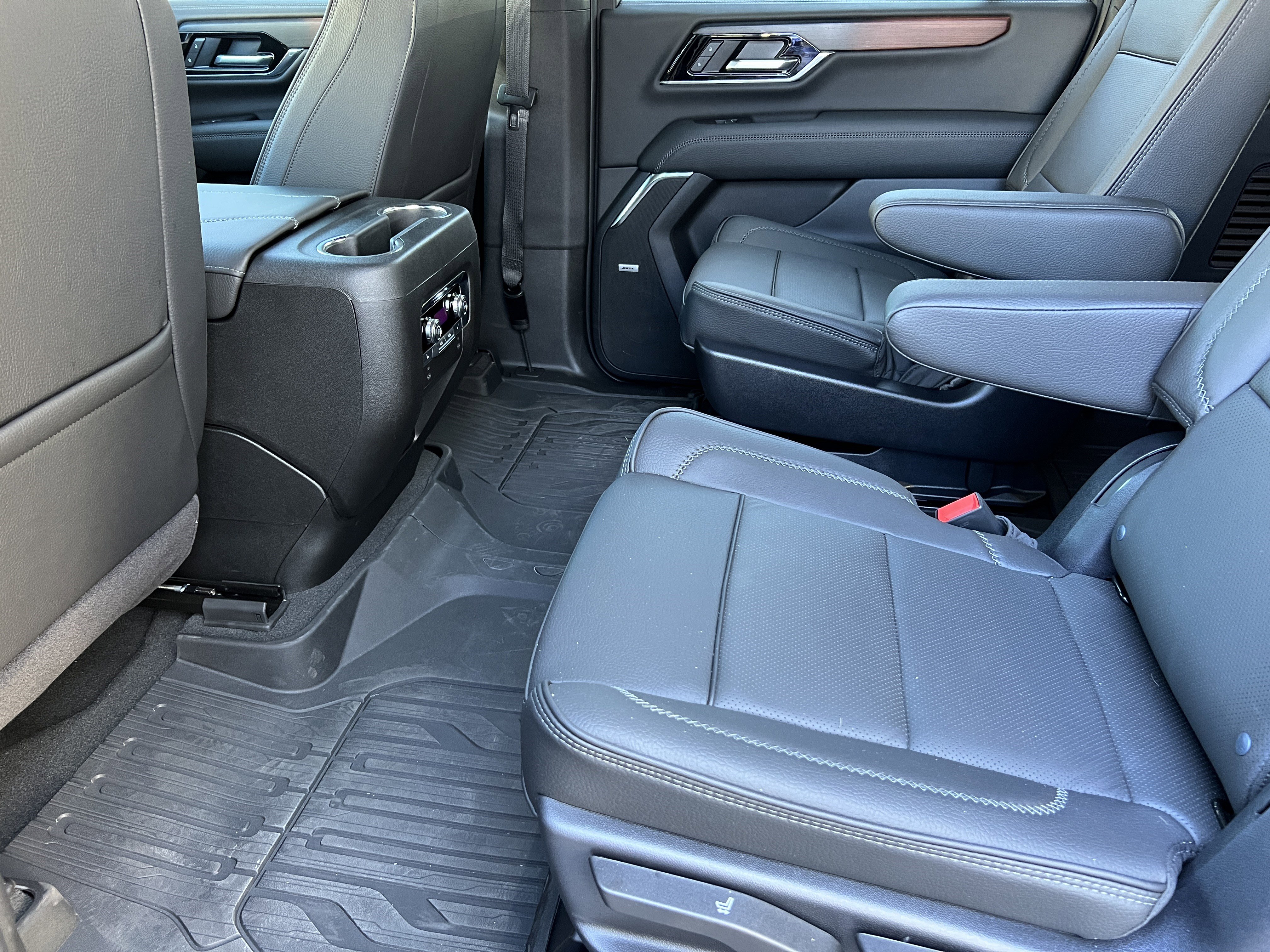 Used 2025 GMC Yukon XL Denali image 18