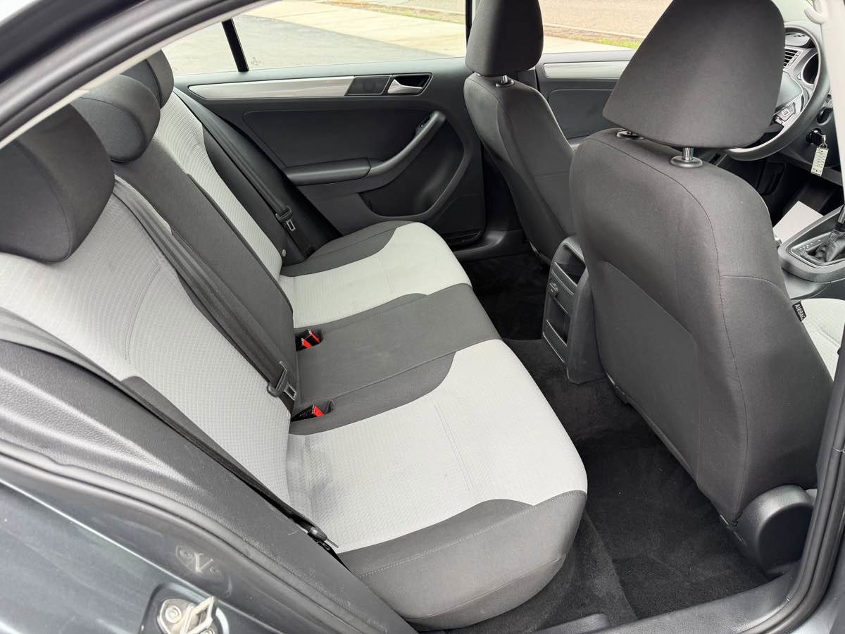 Used 2018 Volkswagen Jetta S w/ Cold Weather Package FWD image 16