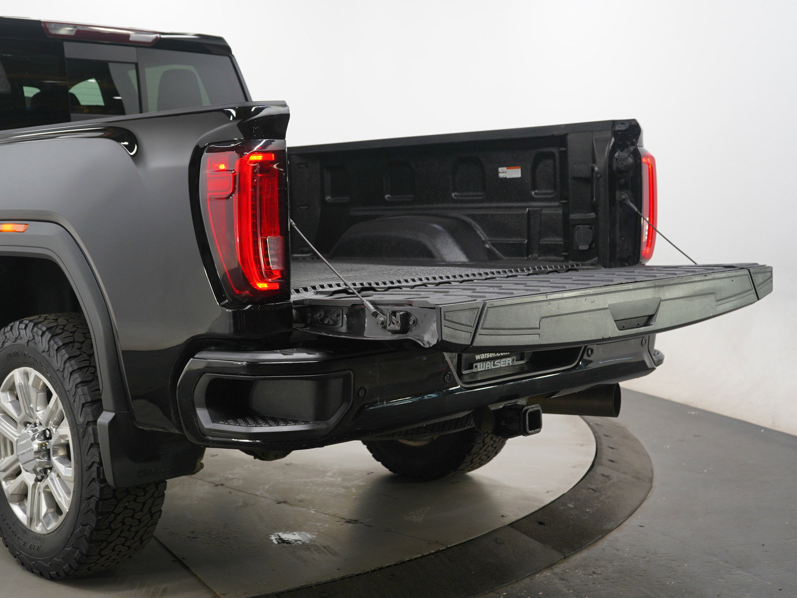 Used 2020 GMC Sierra 2500 Denali image 9