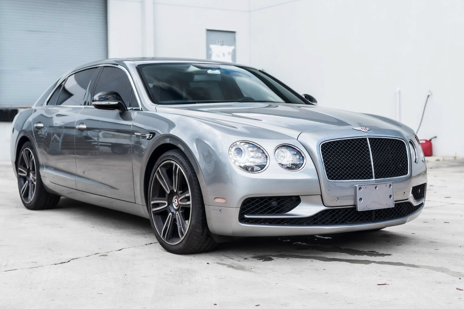 Used 2017 Bentley Flying Spur S V8 AWD/4WD image 3
